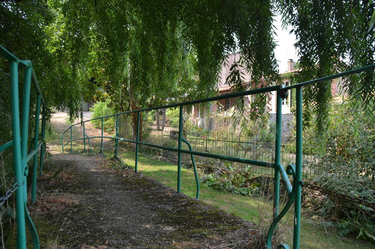 Le Moulin Neuf Beaupréau-en-Mauges Exterior foto